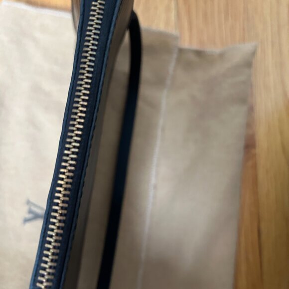 LOUIS VUITTON BLACK EPI LEATHER POCHETTE POUCH BAG - Picture 14 of 16